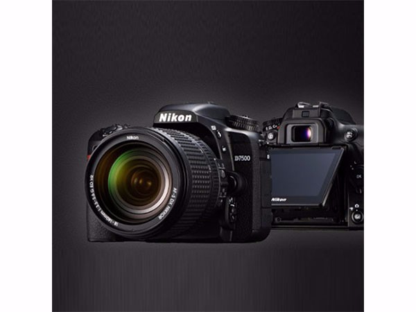 ῵ D7500  ׻AF-S 18-140mmf3.5-5.6G ED VR ͷɫ
